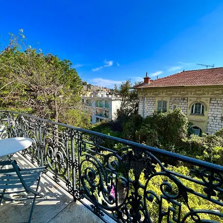 La Leonie Apartmanhotel