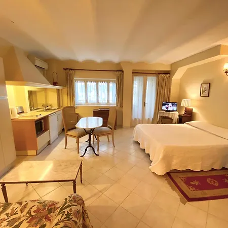 شقة فندقية La Leonie 3*