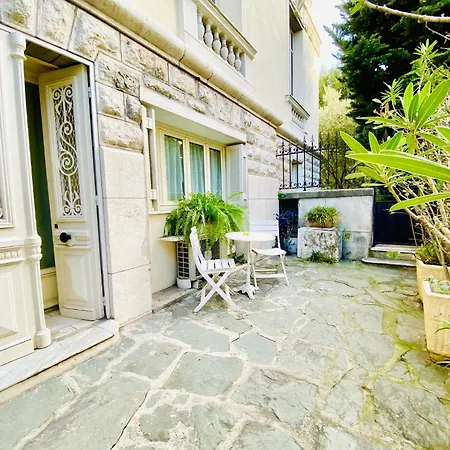 La Leonie Apartmanhotel