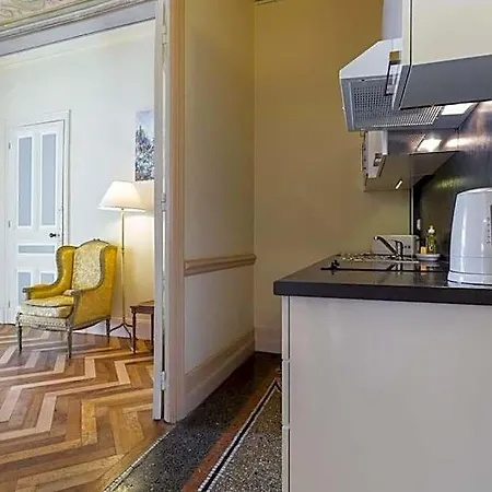 La Leonie Aparthotel