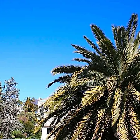 La Leonie Aparthotel 3*