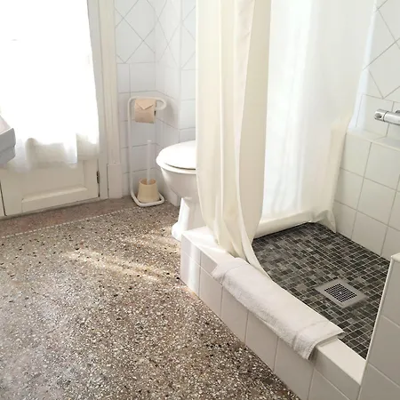 Residence La Villa Leonie 2*