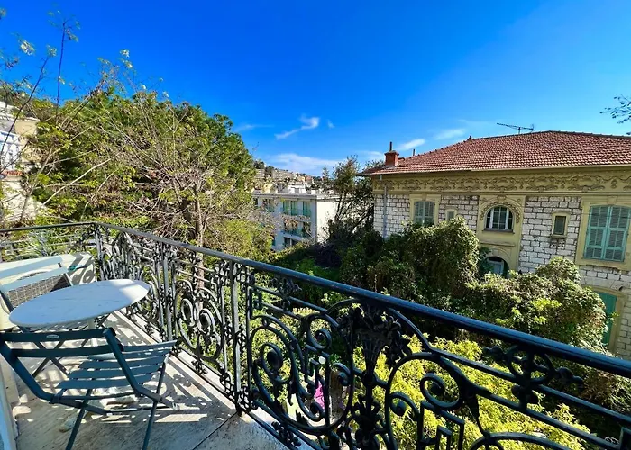La Leonie Aparthotel