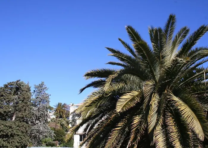 Aparthotel La Leonie 3*
