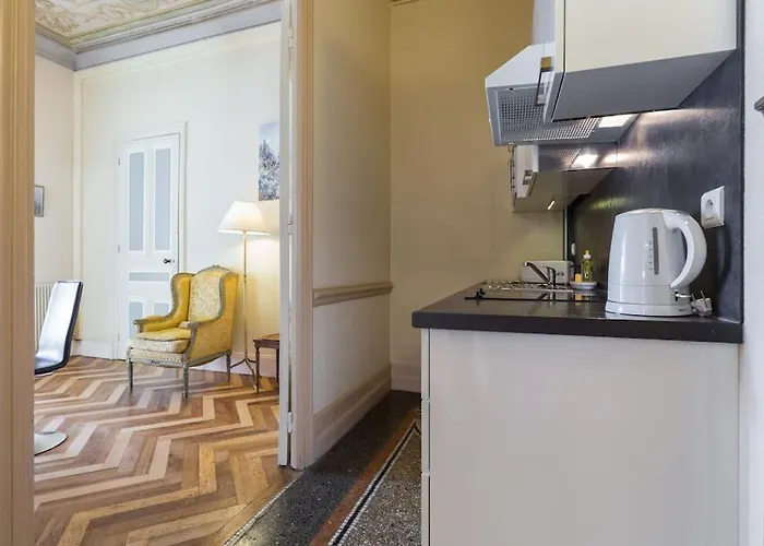 La Leonie Aparthotel 3*