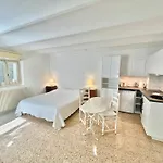 La Leonie Apartmanhotel Nizza